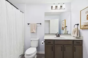 606 McHenry Ave, McHenry, IL 60050 - Photo 18