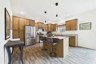 606 McHenry Ave, McHenry, IL 60050 - Photo 6