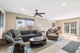 405 Caren Dr, Buffalo Grove, IL 60089 - Photo 14