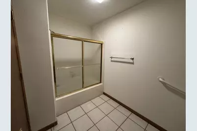 2800 Becker Drive, Peru, IL 61354 - Photo 22