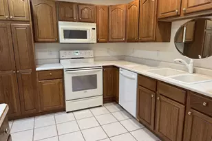 2800 Becker Dr, Peru, IL 61354 - Photo 6