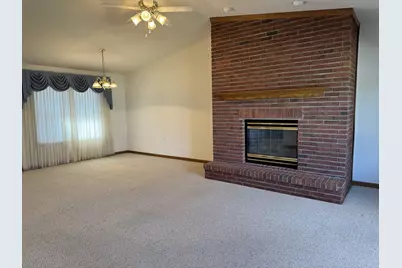 2800 Becker Drive, Peru, IL 61354 - Photo 14