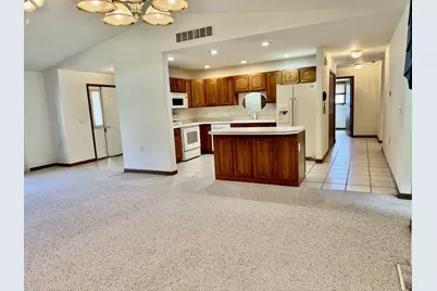 2800 Becker Drive, Peru, IL 61354 - Photo 10