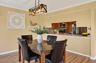 1926 Golf View Dr, Bartlett, IL 60103 - Photo 8