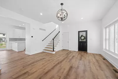 131 Indian Drive, Clarendon Hills, IL 60514 - Photo 4