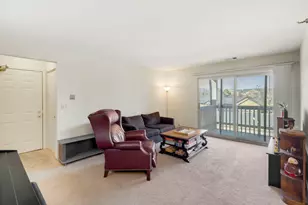 208 Glengarry Dr, Bloomingdale, IL 60108 - Photo 2