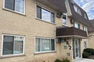 8812 Briar Ct, Des Plaines, IL 60016 - Photo 2