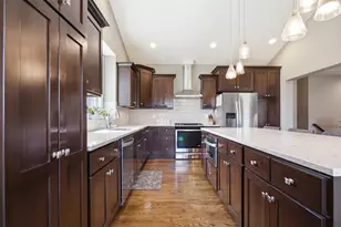 1204 Ashford Ct, Mahomet, IL 61853 - Photo 4