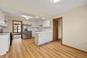 10817 Bonnie Brae Rd, Huntley, IL 60142 - Photo 8