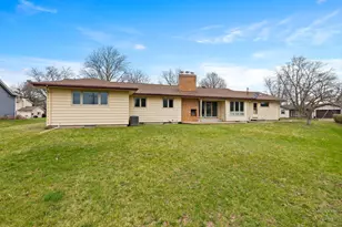 10817 Bonnie Brae Rd, Huntley, IL 60142 - Photo 44