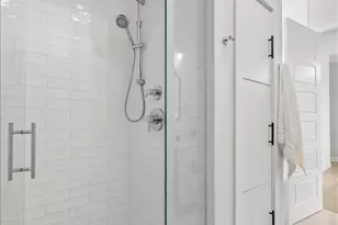 757 N Orleans St, Chicago, IL 60654 - Photo 22