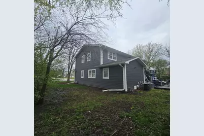 128 Essex Road, Elk Grove Village, IL 60007 - Photo 16