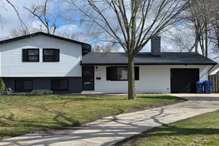 1110 Holmes Pl, Dekalb, IL 60115 - Photo 1