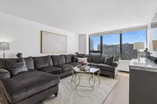 3930 N Pine Grove Ave, Chicago, IL 60613 - Photo 14