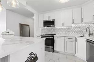 3930 N Pine Grove Ave, Chicago, IL 60613 - Photo 8