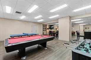 3930 N Pine Grove Ave, Chicago, IL 60613 - Photo 32