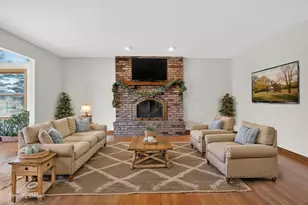 900 Glen Oak Dr, Sleepy Hollow, IL 60118 - Photo 10