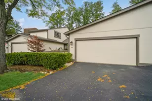 103 Viola Ct, Rolling Meadows, IL 60008 - Photo 2