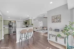 5221 Conifer Ln, Gurnee, IL 60031 - Photo 10