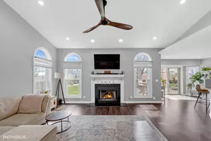 5221 Conifer Ln, Gurnee, IL 60031 - Photo 8