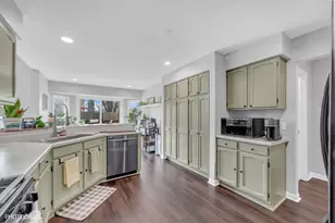 5221 Conifer Ln, Gurnee, IL 60031 - Photo 14