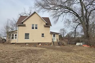 302 N Bluff St, Albany, IL 61230 - Photo 2