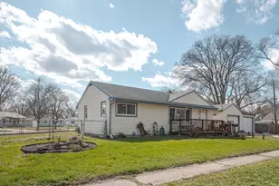 6202 Pleasant Ave, Loves Park, IL 61111 - Photo 2