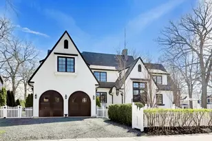 91 Abbottsford Rd, Winnetka, IL 60093 - Photo 1