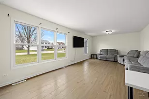 831 Chestnut Ct, Marengo, IL 60152 - Photo 2