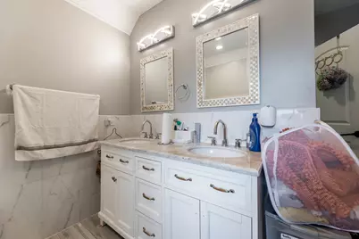 7931 S Paxton Avenue, Chicago, IL 60617 - Photo 10