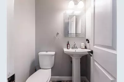 7931 S Paxton Avenue, Chicago, IL 60617 - Photo 6