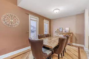 7642 W 92nd Pl, Hickory Hills, IL 60457 - Photo 4