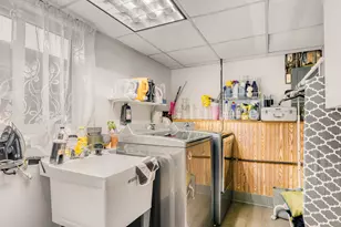 7642 W 92nd Pl, Hickory Hills, IL 60457 - Photo 10