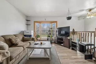 209 Nippert Ave, Romeoville, IL 60446 - Photo 2