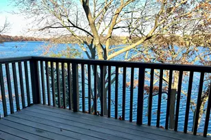 33 Shoreline Rd, Lake Barrington, IL 60010 - Photo 2