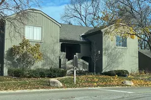 33 Shoreline Rd, Lake Barrington, IL 60010 - Photo 30