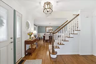 334 E McKenna Ct, Elmhurst, IL 60126 - Photo 2
