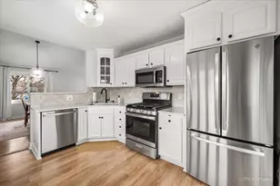 1908 Moore Ave, Saint Charles, IL 60174 - Photo 12