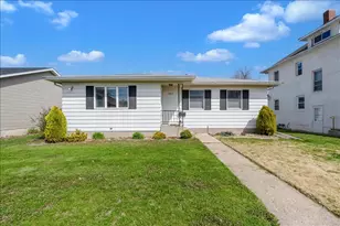 1413 30th Ave, Moline, IL 61265 - Photo 2