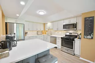 1315 Orrington Ct, Wheeling, IL 60090 - Photo 12