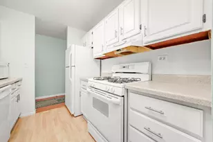 1926 Prairie Square, Schaumburg, IL 60173 - Photo 4