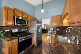 2696 S Embers Ln, Arlington Heights, IL 60005 - Photo 8