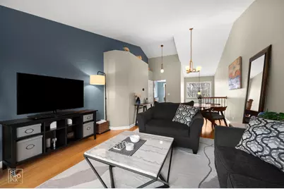 2696 S Embers Lane, Arlington Heights, IL 60005 - Photo 6