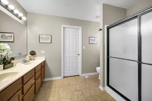122 Fieldcrest Dr, Bartlett, IL 60103 - Photo 38