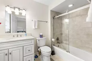 1211 Ashbury Ln, Libertyville, IL 60048 - Photo 26