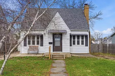 106 S Mulberry Street, Mount Morris, IL 61054 - Photo 2