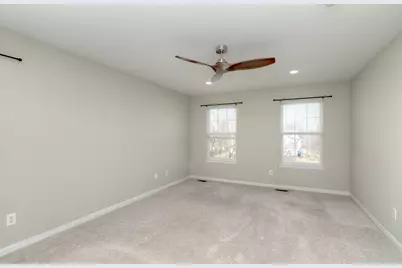 1752 Tallmeadow Drive, Dekalb, IL 60115 - Photo 16