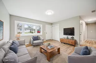 65 Della St, Crystal Lake, IL 60014 - Photo 4