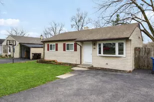 65 Della St, Crystal Lake, IL 60014 - Photo 2