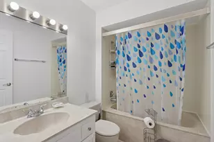 7235 Willow Way Ln, Willowbrook, IL 60527 - Photo 8